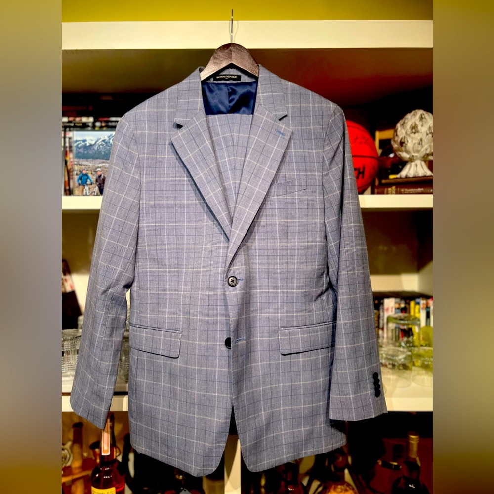 Banana Republic Men’s Two-Piece Suit, Tailored Fit, 40R, New W/O Tags, BLUE-GRAY